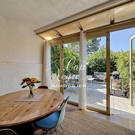 Mazet T3 Duplex 4 Pers Avec Terrasse Avec Piscine A Pramousquier * Le Lavandou