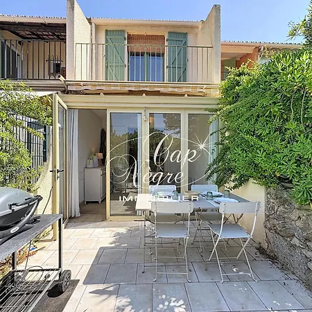 Mazet T3 Duplex 4 Pers Avec Terrasse Résidence Avec Piscine A Pramousquier Appartement Le Lavandou